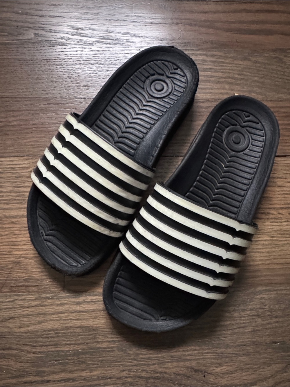 Hunter Black and White Kids Slide Sandals